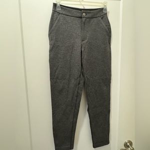 Lululemon City Trek pants Sz 2